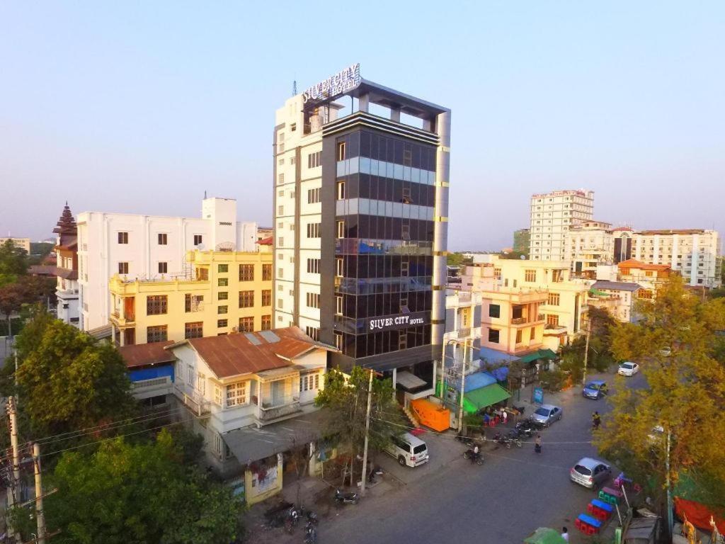 Silver City Hotel Mandalay Exterior photo