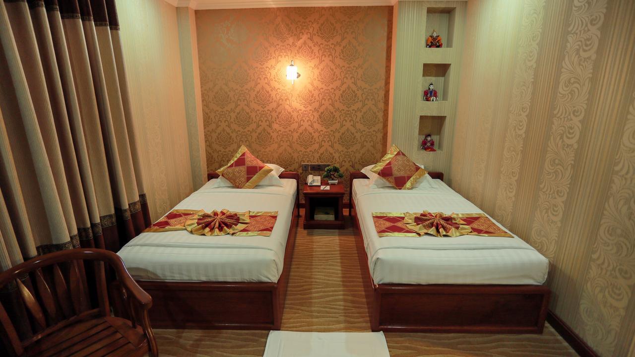 Silver City Hotel Mandalay Exterior photo